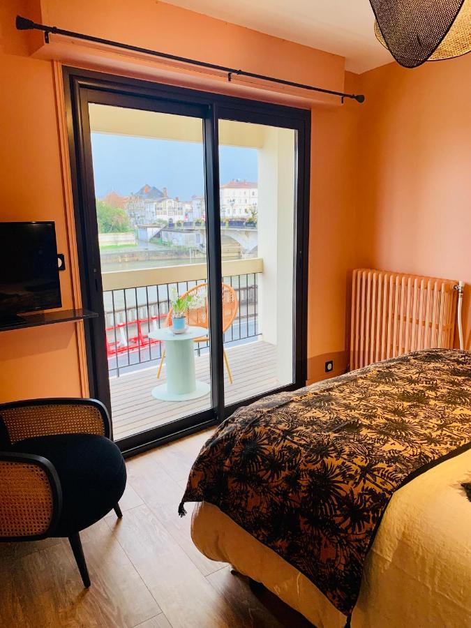 "Au Fil De La Charente" - Coeur De Saintes - Wifi Clim - Classe 4 Etoiles - 4 Pers Exterior photo